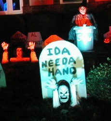 Haunted Summitview Ida Needa Hand