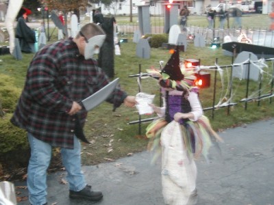 2004trick-or-treat (2)