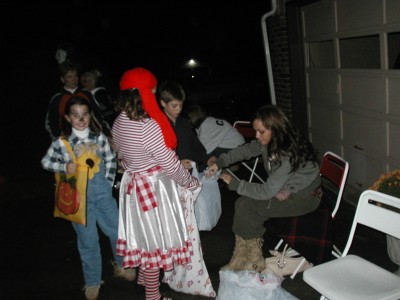trickortreaters10-31-05 (2)